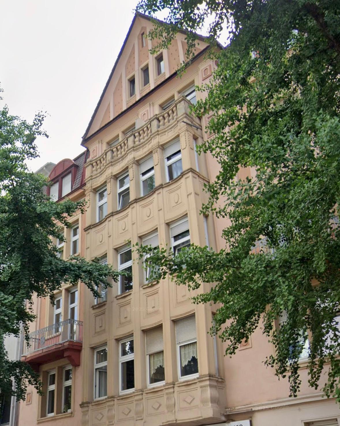 Angekauftes Mehrfamilienhaus – Gründerzeit-Fassade in Baden-Württemberg